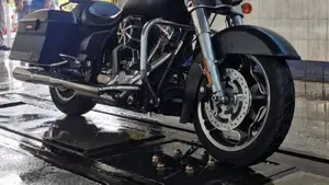 Harley-Davidson 1690 Street Glide (2011 - 13) - FLHX  (3)