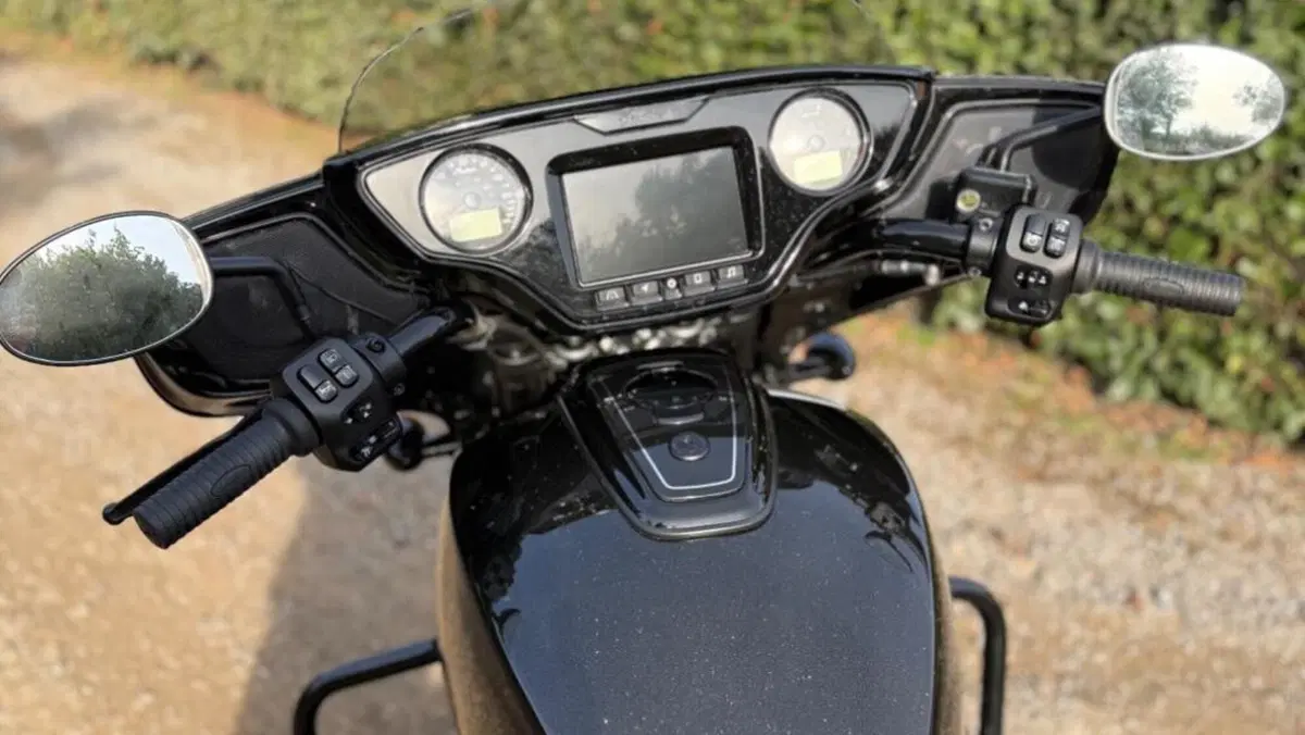 Indian Chieftain 1834 Powerplus Dark Horse (2025 - 26)  (4)