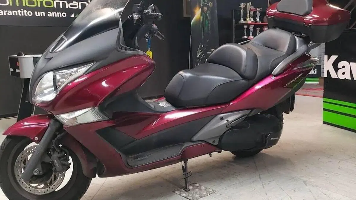 Honda SW-T 400 (2009 - 16)  (2)