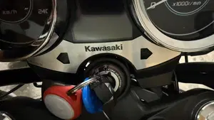 Kawasaki Z 650 RS (2025 - 27)  (4)
