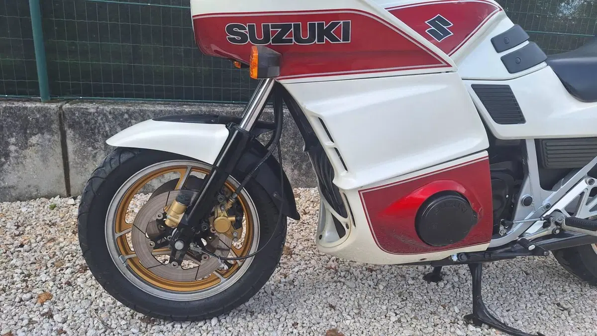Suzuki   (9)