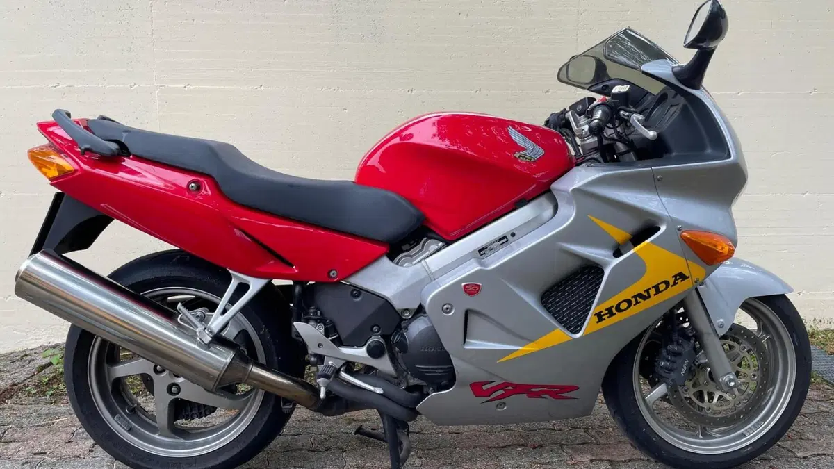 Honda VFR 800 (1998 - 01)  (12)