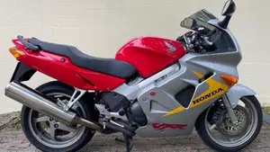 Honda VFR 800 (1998 - 01)  (12)