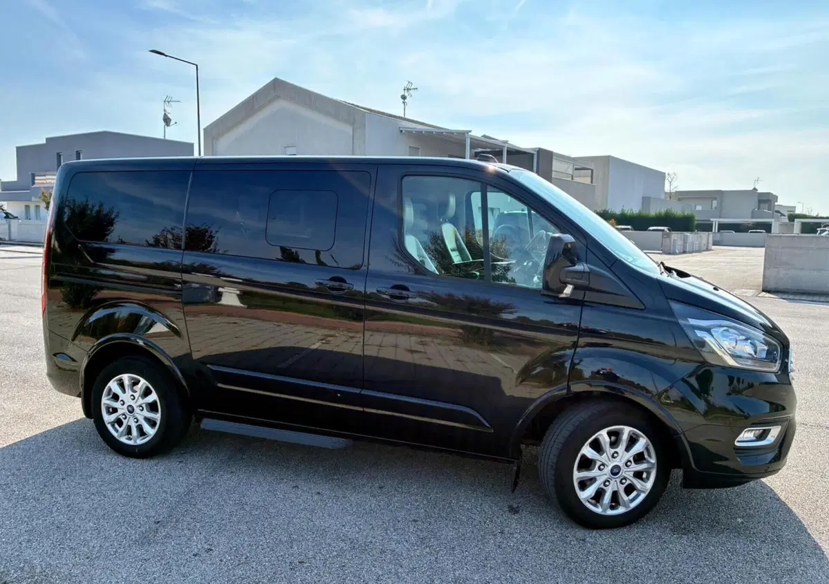 Ford Tourneo Custom 320 2.0 TDCi 185CV aut. PC Titanium X (6)