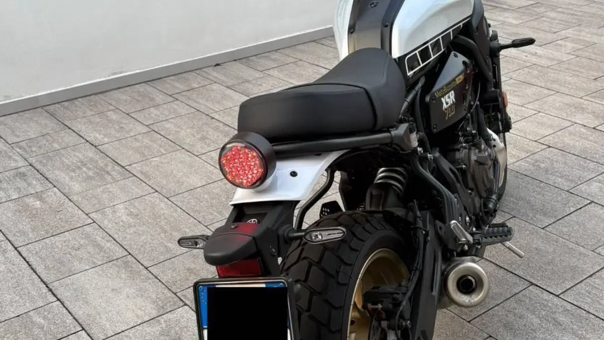 Yamaha XSR 700 XTribute (2022 - 24)  (3)