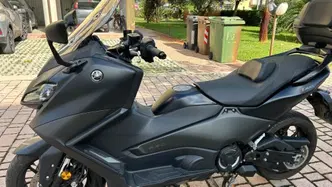 Yamaha T-Max 560 (2022 - 24) usata