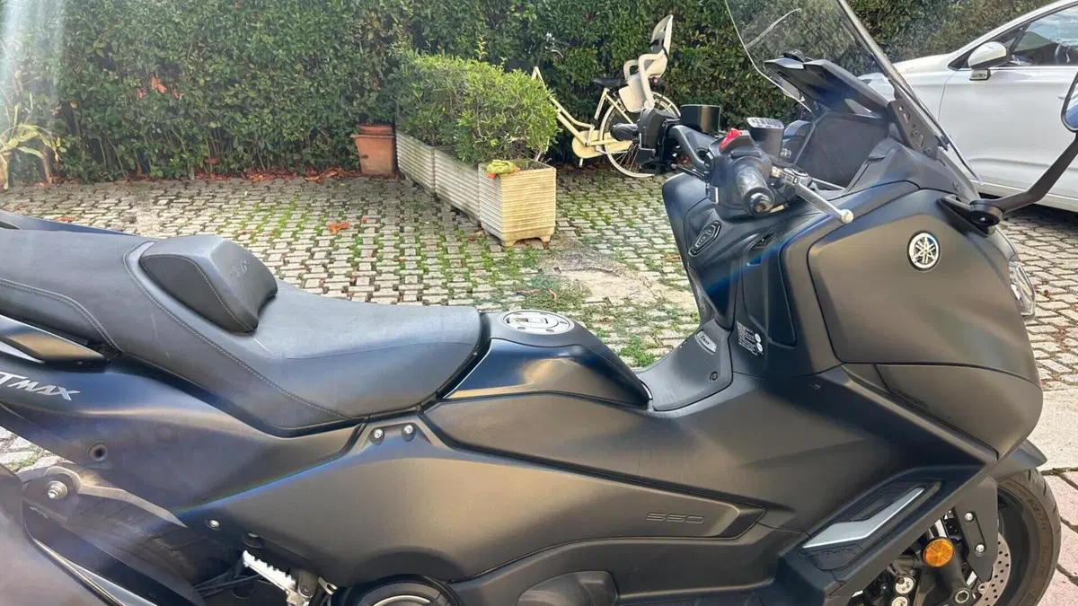 Yamaha T-Max 560 (2022 - 24)  (3)