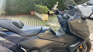 Yamaha T-Max 560 (2022 - 24)  (3)