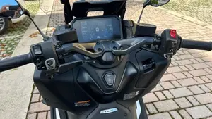 Yamaha T-Max 560 (2022 - 24)  (4)