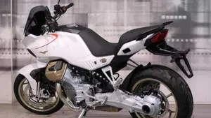 Moto Guzzi V100 Mandello (2022 - 24)  (2)