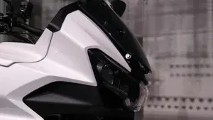 Moto Guzzi V100 Mandello (2022 - 24)  (5)