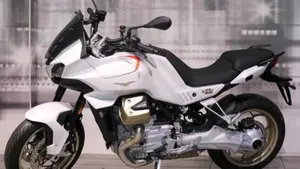 Moto Guzzi V100 Mandello (2022 - 24)  (7)