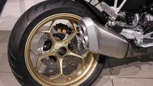 Moto Guzzi V100 Mandello (2022 - 24)  (9)