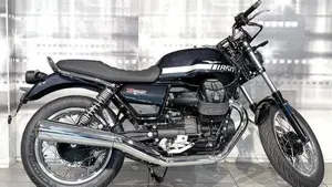 Moto Guzzi V7 Special (2021 - 24)  (8)