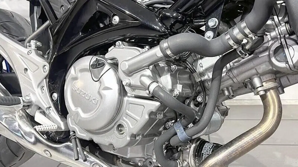 Suzuki Gladius 650 SFV (2009 - 15)  (3)
