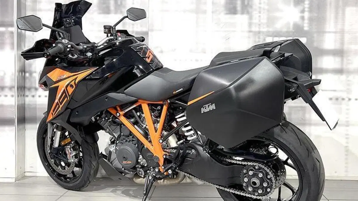 KTM 1290 Super Duke GT (2021 - 25)  (2)