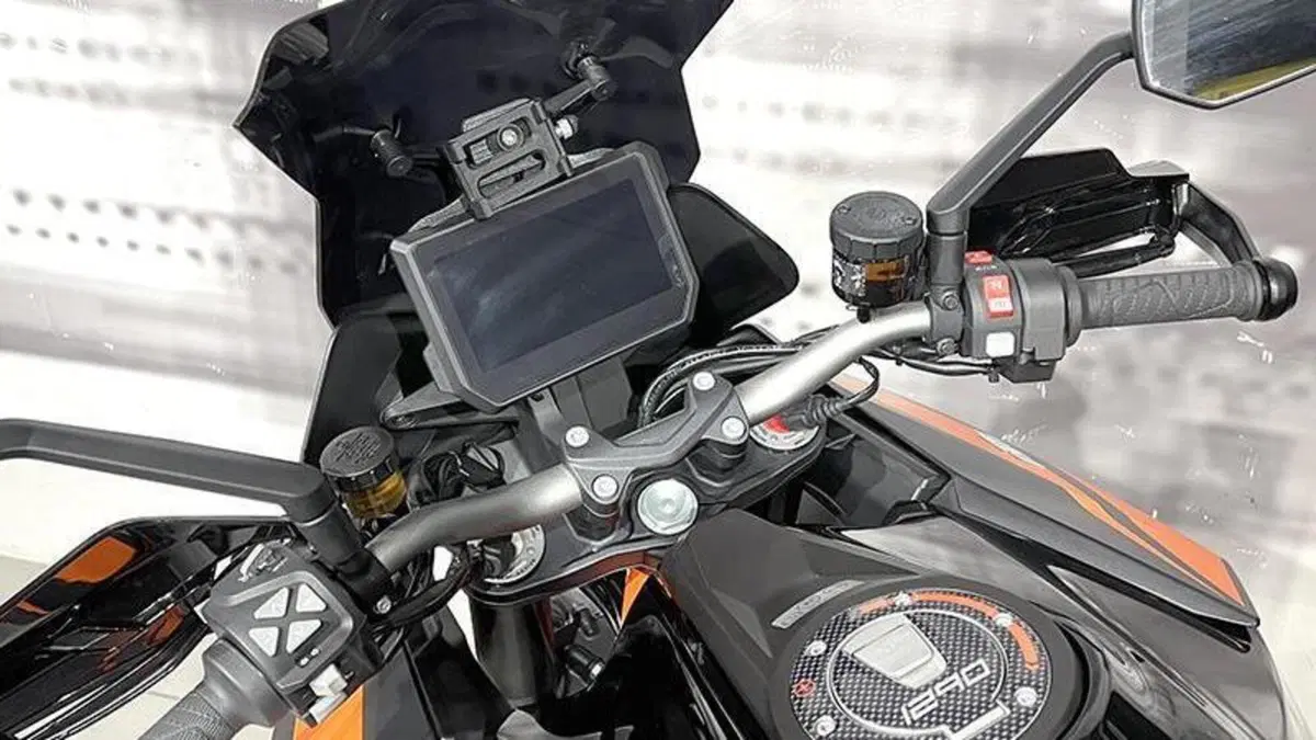 KTM 1290 Super Duke GT (2021 - 25)  (5)