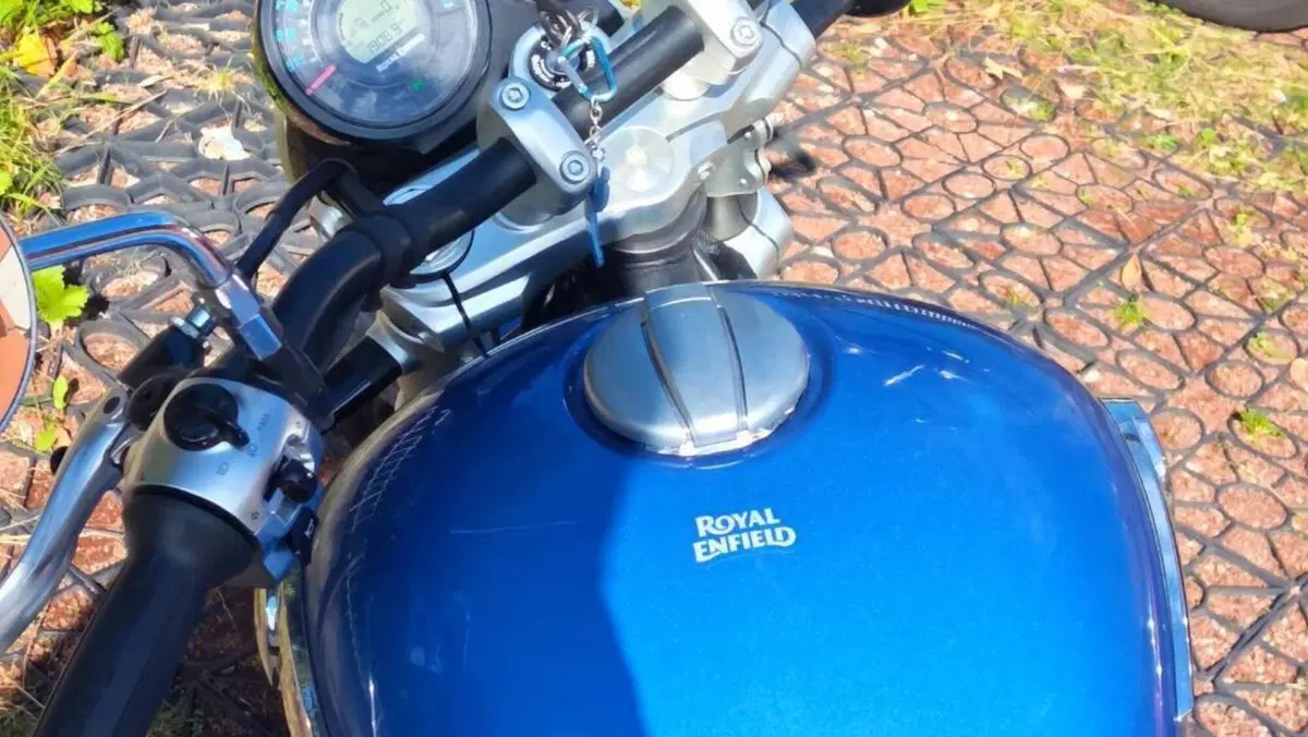 Royal Enfield Super Meteor 650 (2023 - 26)  (2)