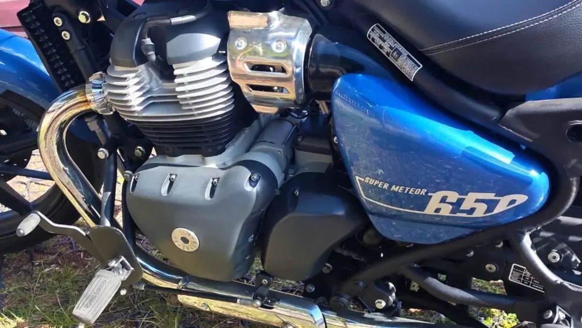 Royal Enfield Super Meteor 650 (2023 - 26)  (4)