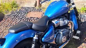 Royal Enfield Super Meteor 650 (2023 - 26)  (7)