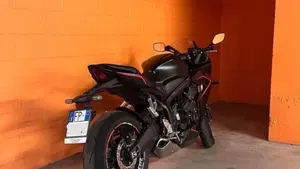 Honda CBR 650 R E-Clutch (2024 - 26)  (2)