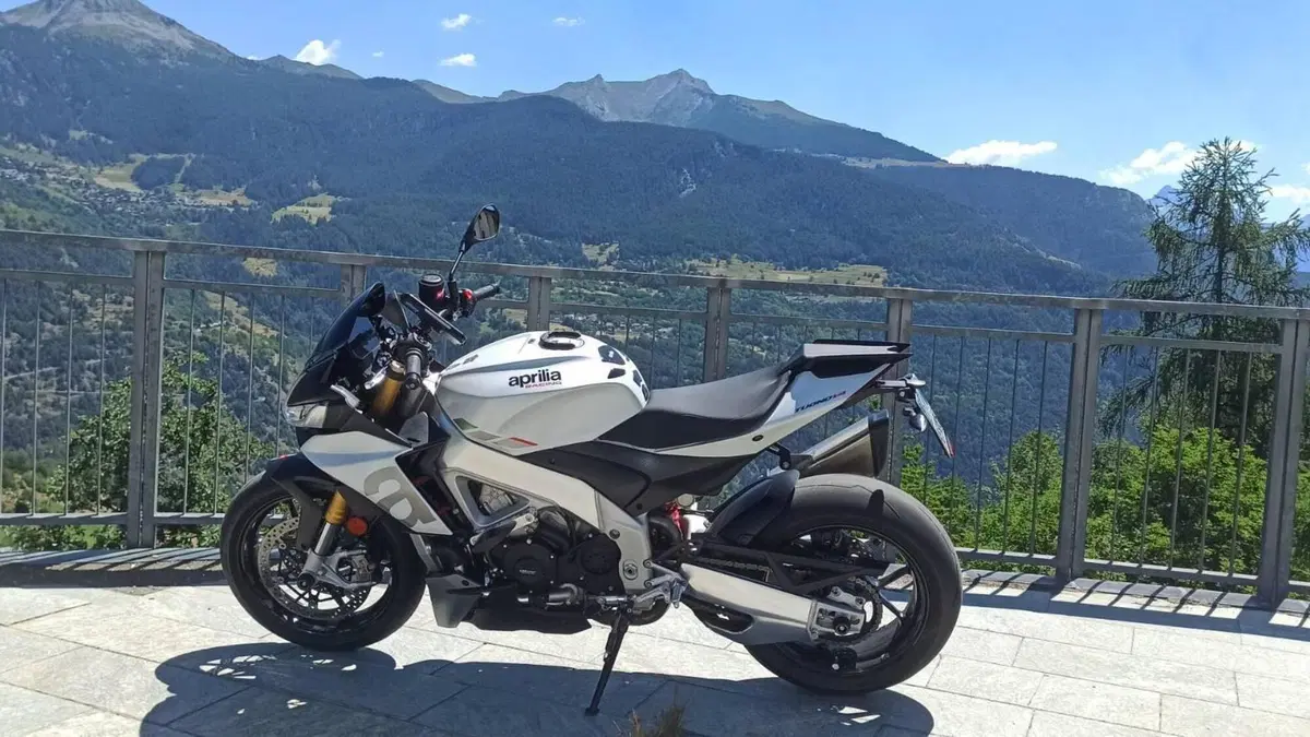 Aprilia Tuono V4 (2021 - 24)  (4)