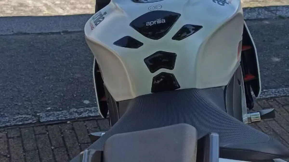 Aprilia Tuono V4 (2021 - 24)  (5)