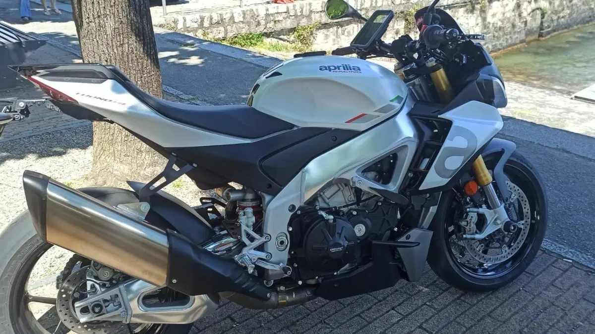 Aprilia Tuono V4 (2021 - 24)  (7)