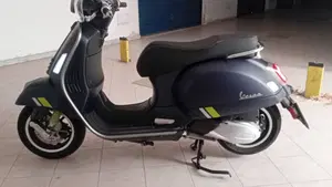 Vespa GTS 300 Super Tech (2023 - 24)  (2)