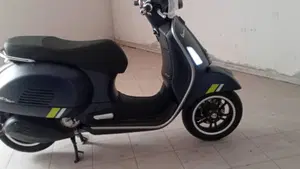 Vespa GTS 300 Super Tech (2023 - 24)  (3)
