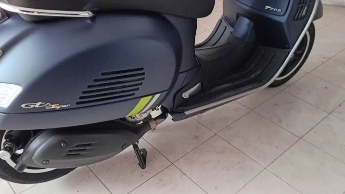 Vespa GTS 300 Super Tech (2023 - 24)  (5)