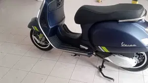 Vespa GTS 300 Super Tech (2023 - 24)  (7)