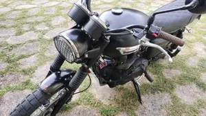 Triumph Scrambler (2006 - 17)  (5)