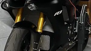 Yamaha YZF R1 (2017 - 19)  (3)