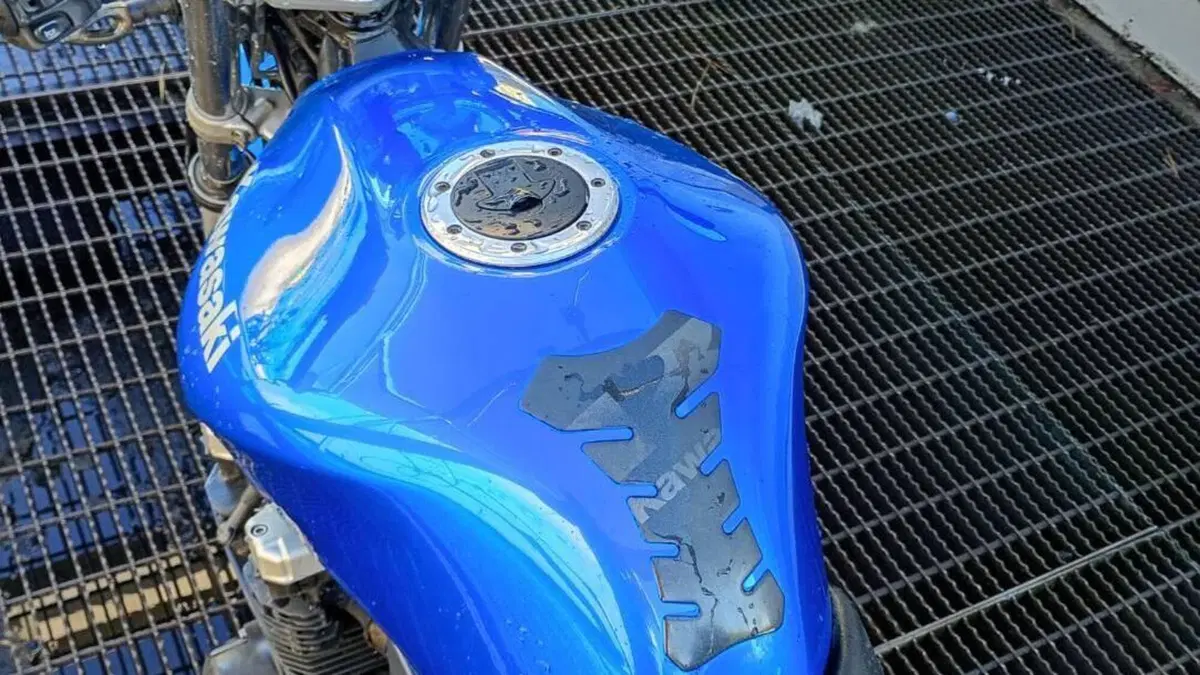 Kawasaki ZR-7 (2001 - 04)  (6)
