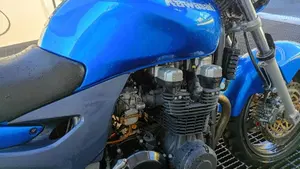 Kawasaki ZR-7 (2001 - 04)  (7)
