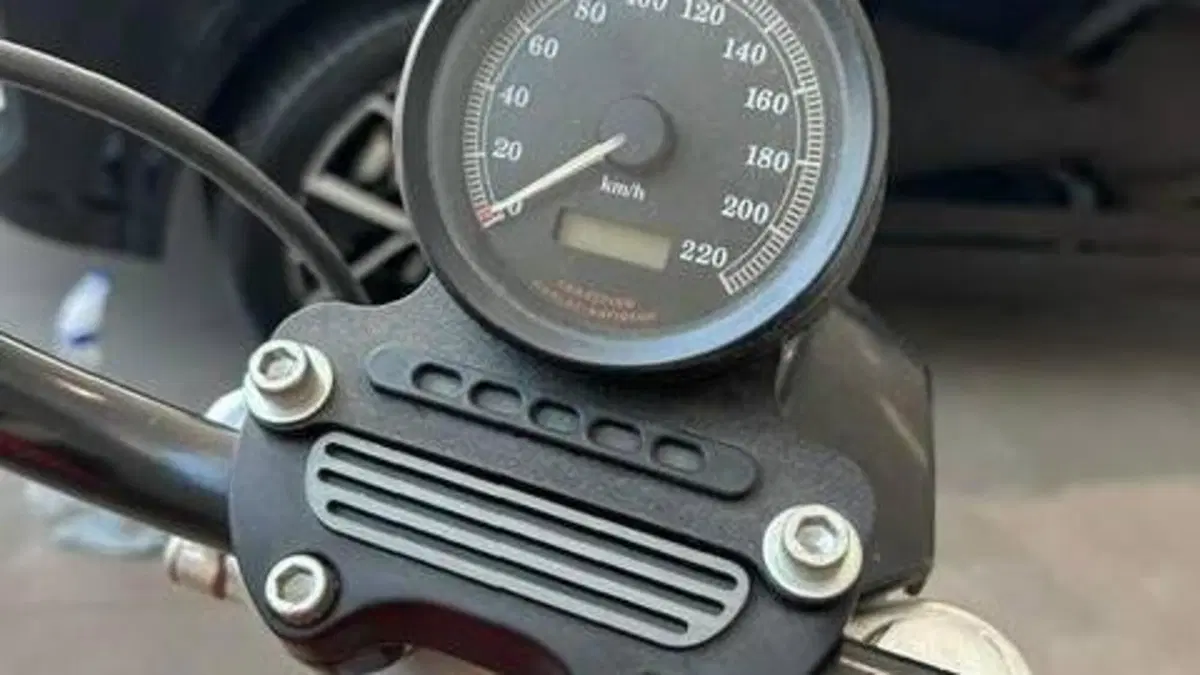 Harley-Davidson 883 R (2002 - 03) - XL 883R  (6)