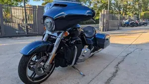 Harley-Davidson 107 Street Glide (2017 - 19) - FLHX 