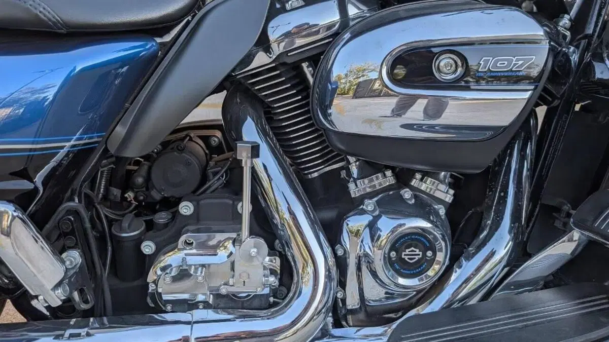 Harley-Davidson 107 Street Glide (2017 - 19) - FLHX  (4)