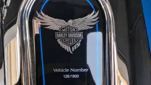 Harley-Davidson 107 Street Glide (2017 - 19) - FLHX  (5)
