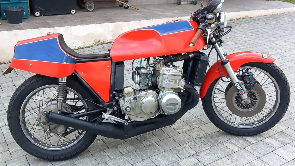 Suzuki   (2)
