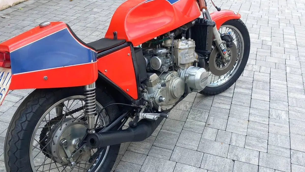 Suzuki   (3)