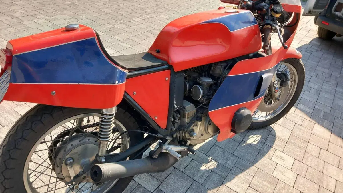 Suzuki   (5)