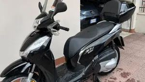 Honda SH 300 i ABS (2016 - 20)  (4)