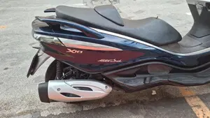 Piaggio X10 350 ie (2011 - 17)  (7)