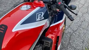 Suzuki   (4)