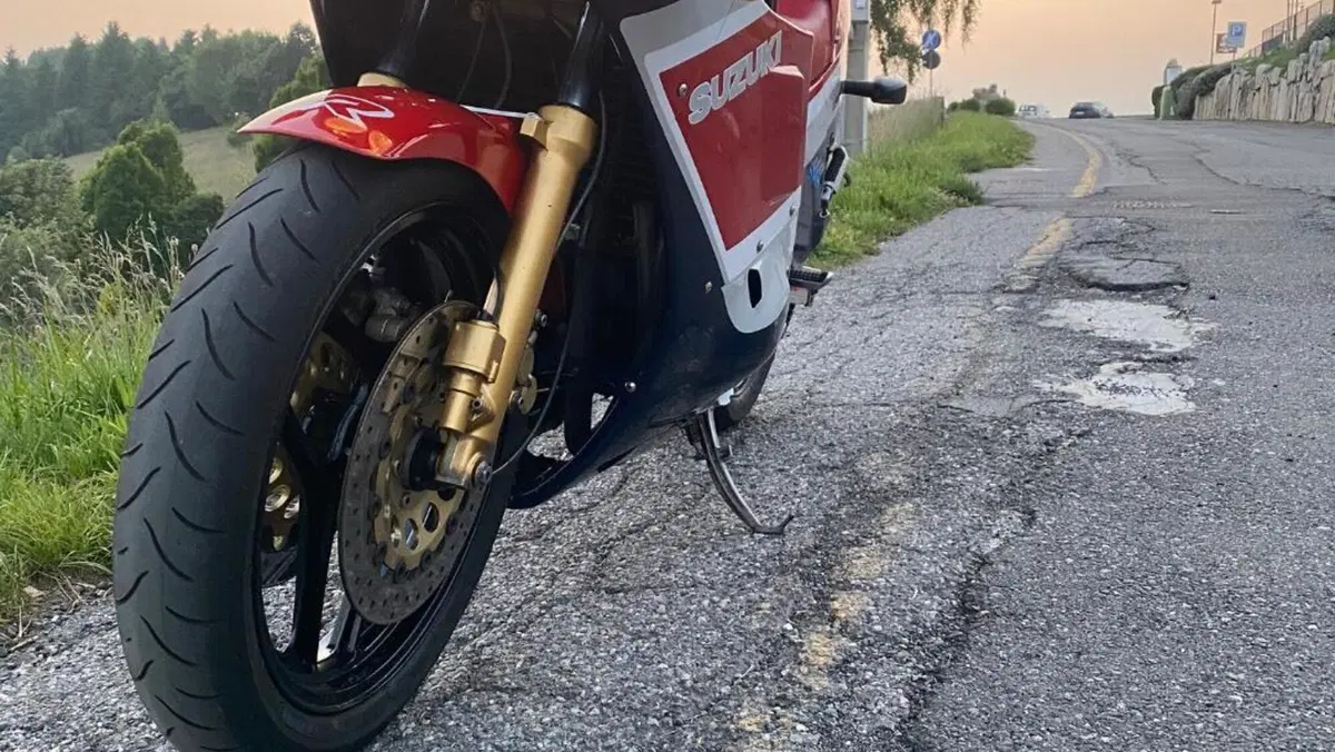 Suzuki   (10)