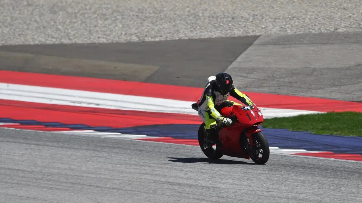 Honda CBR 600 RR (2007 - 08)  (2)