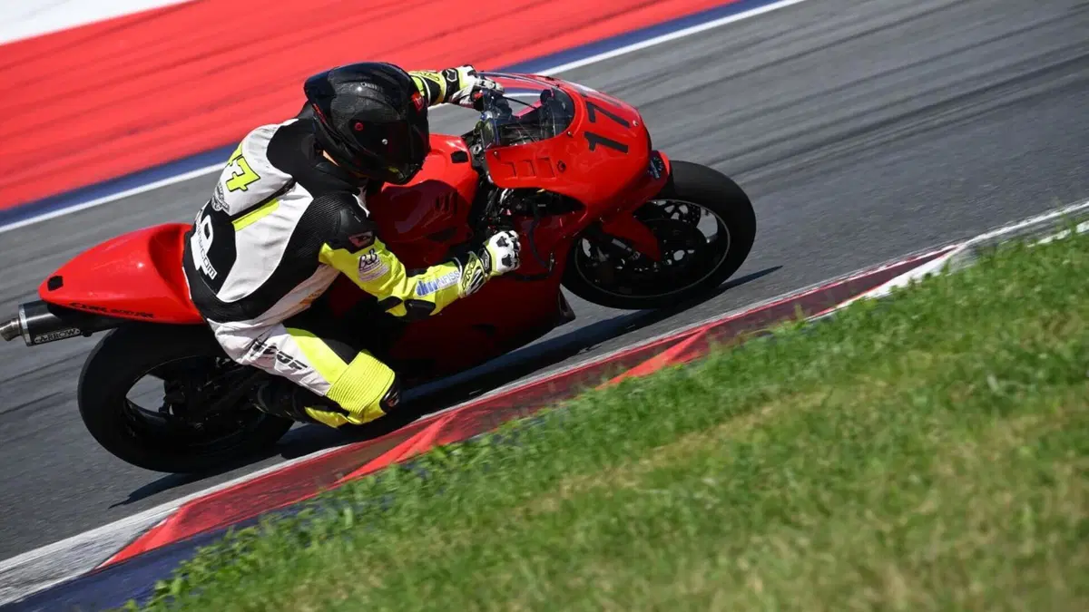 Honda CBR 600 RR (2007 - 08)  (4)