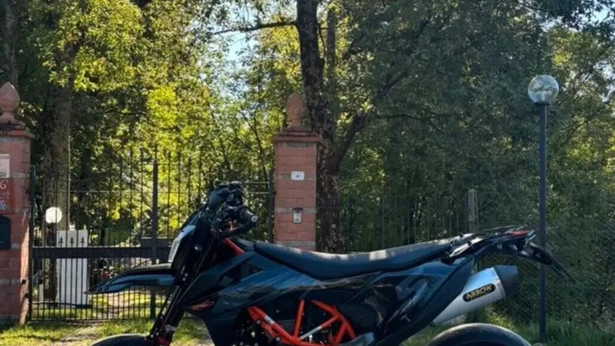 KTM 690 SMC R (2021 - 22)  (2)